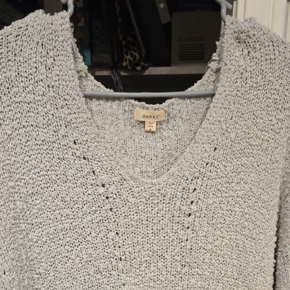 Debut Gray V-Neck Sweater with Textured Knit
